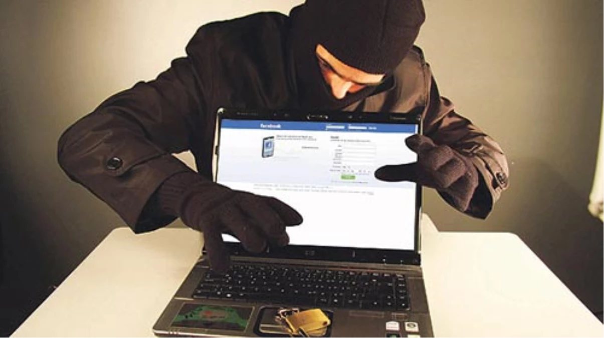 Hırsızlar da Sosyal Medyayı Takip Ediyor
