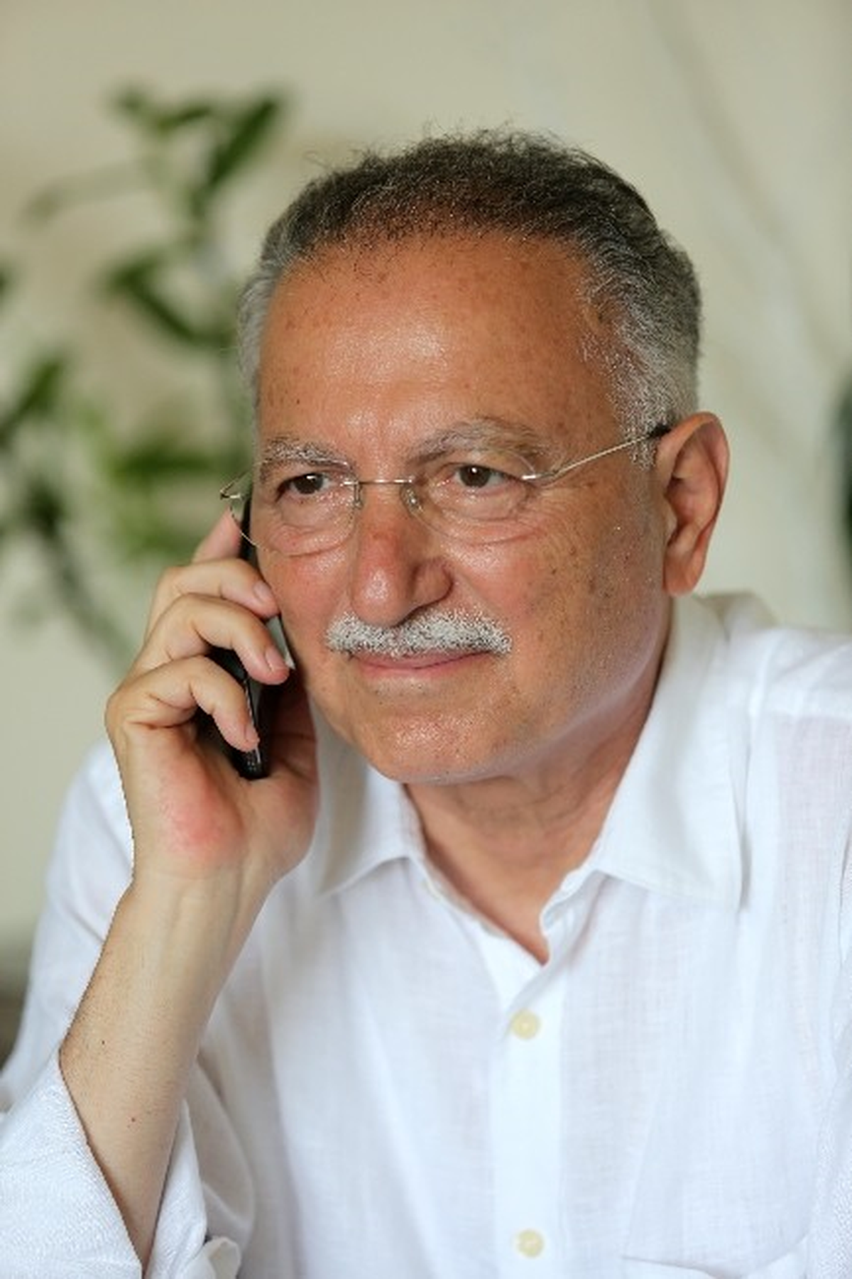 İhsanoğlu\'ndan Erdoğan ve Demirtaş\'a Sürpriz Telefon