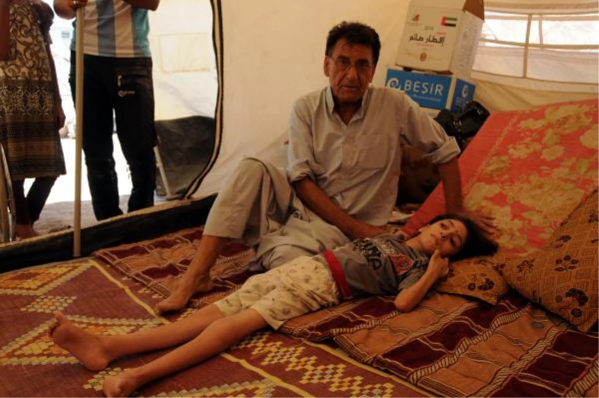 IŞİD\'ten Kaçan Türkmenler Bayrama Aç ve Susuz Girdi