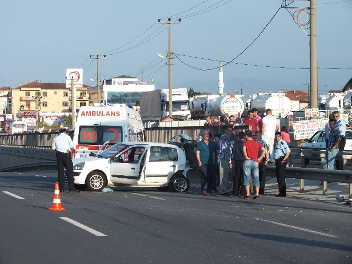 Kocaeli Körfez\'de Trafik Kazası: 7 Yaralı