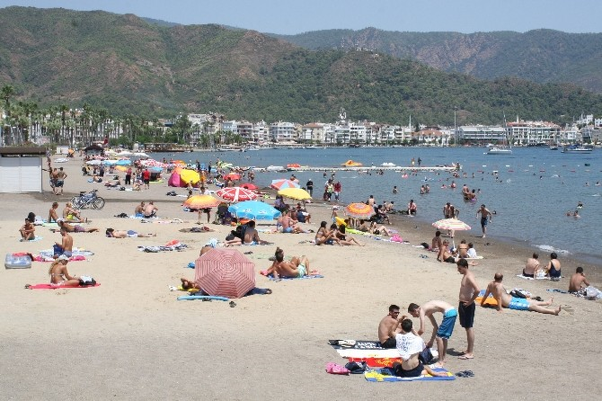 Marmaris Sahillerinde Bayram Yoğunluğu