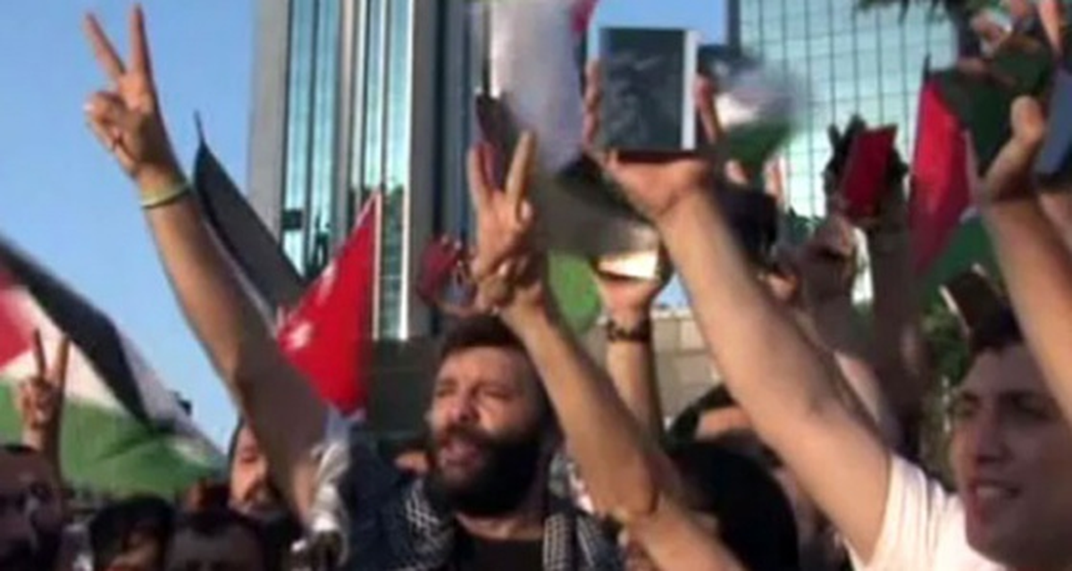 Sanatçılardan, İsrail\'e \'Aynalı\' Protesto