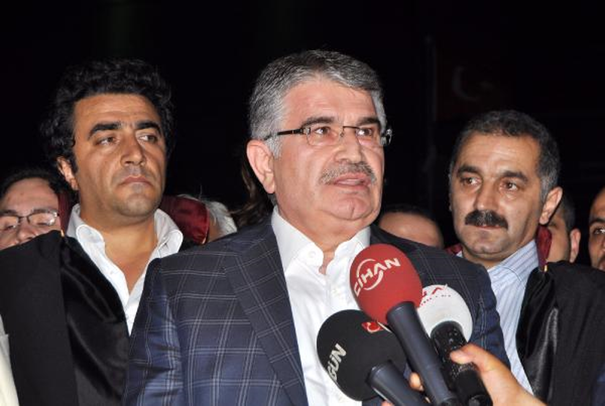 \'Cemaatin Tuzluğu\'na Adliye Çıkışı Protesto Şoku