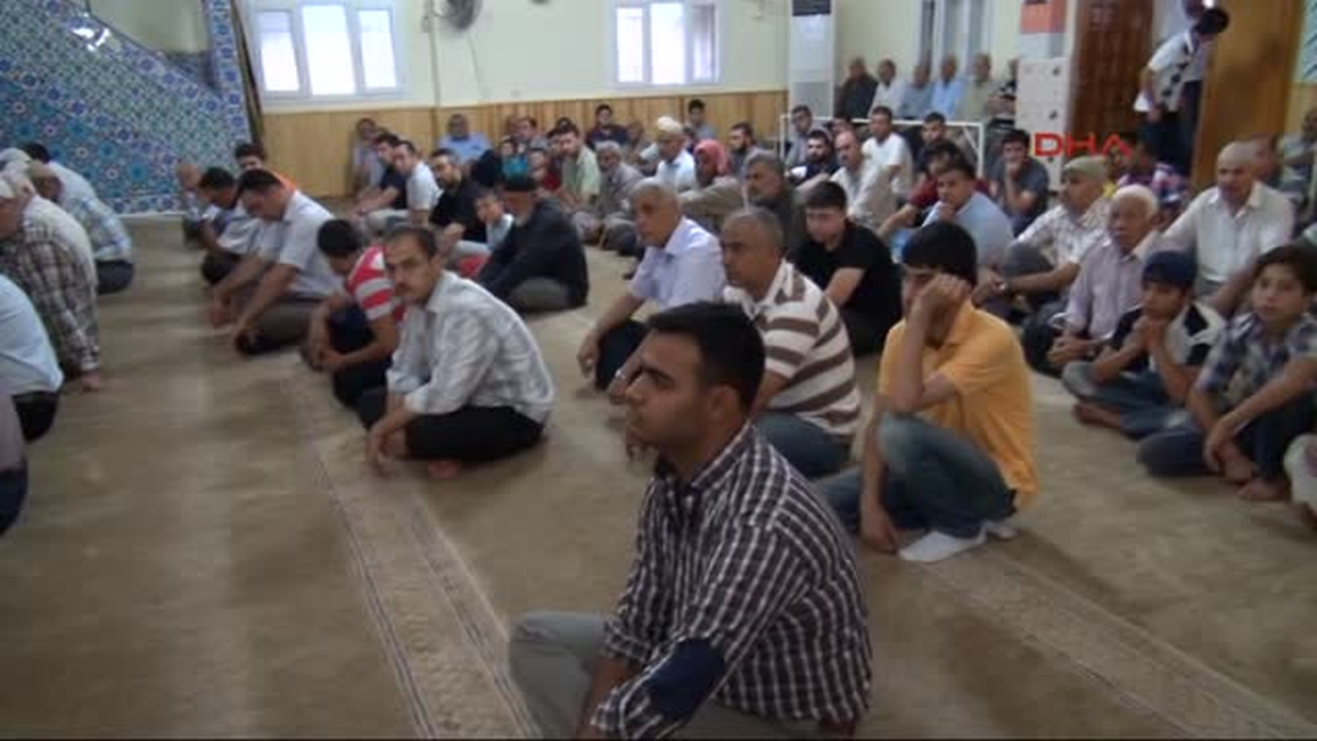 Reyhanlı\'da Suriyeliler Hem Teşekkür Etti, Hem Özür Diledi
