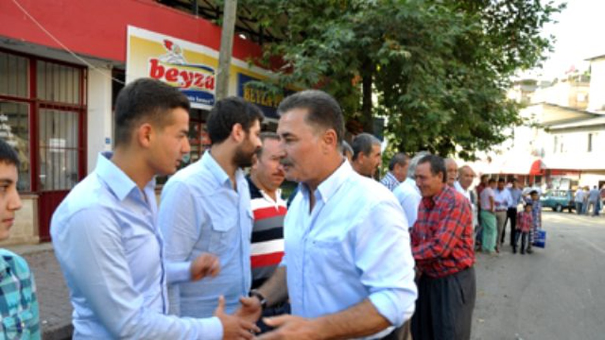 Toroslar Belediye Başkanı Tuna, Vatandaşlarla Bayramlaştı