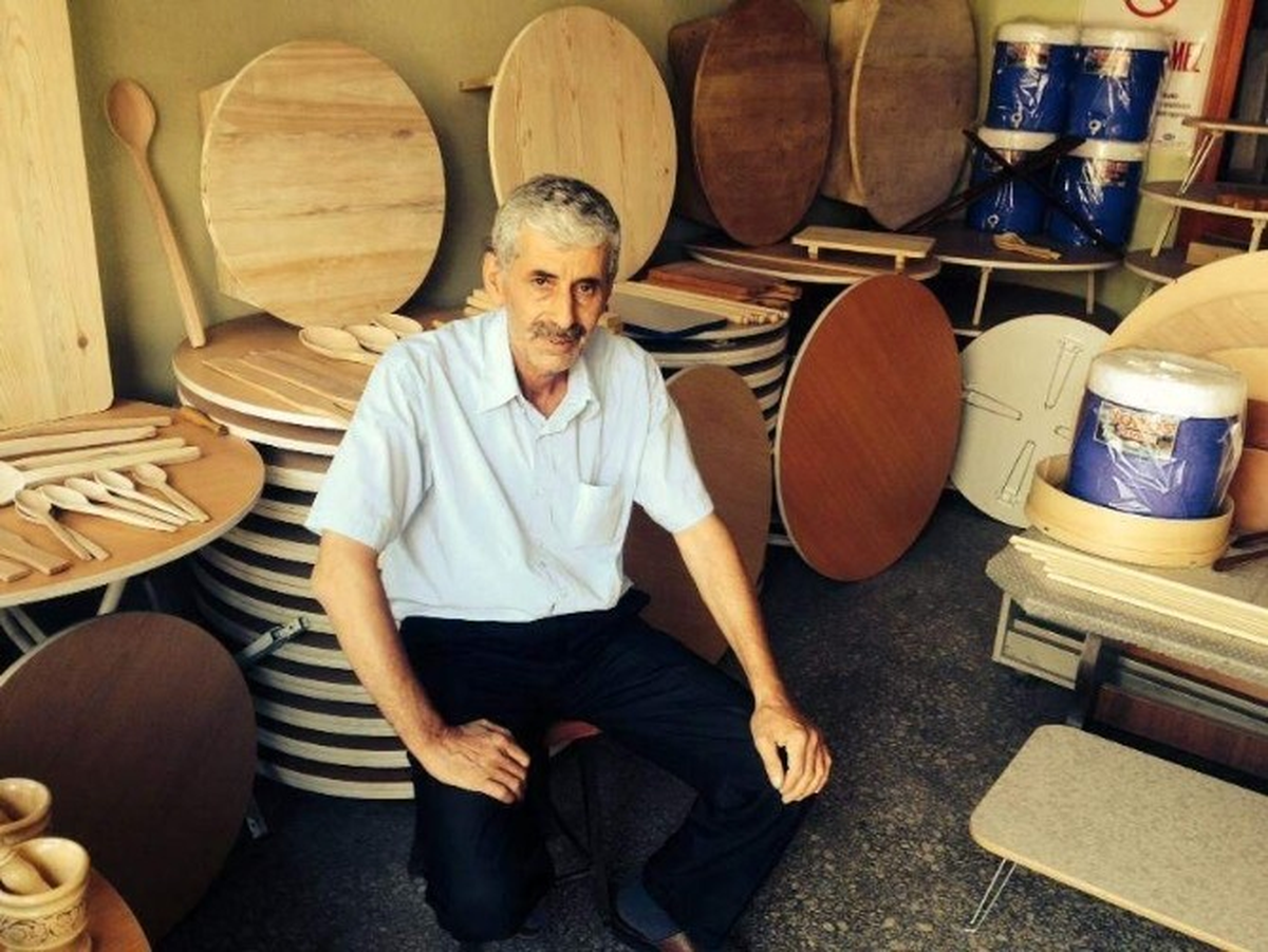 Yer Sofrası Üretimi Yapan Marangoz Hacı Ahmet Kısa Açıklaması