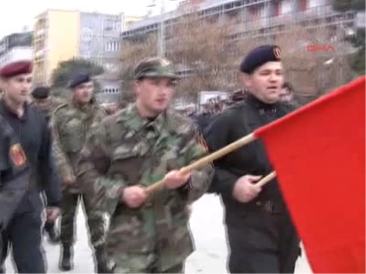 AB Savcısından, Kosova Kurtuluş Ordusu\'nun Bazı Eski Yöneticilerine Savaş Suçu İthamı