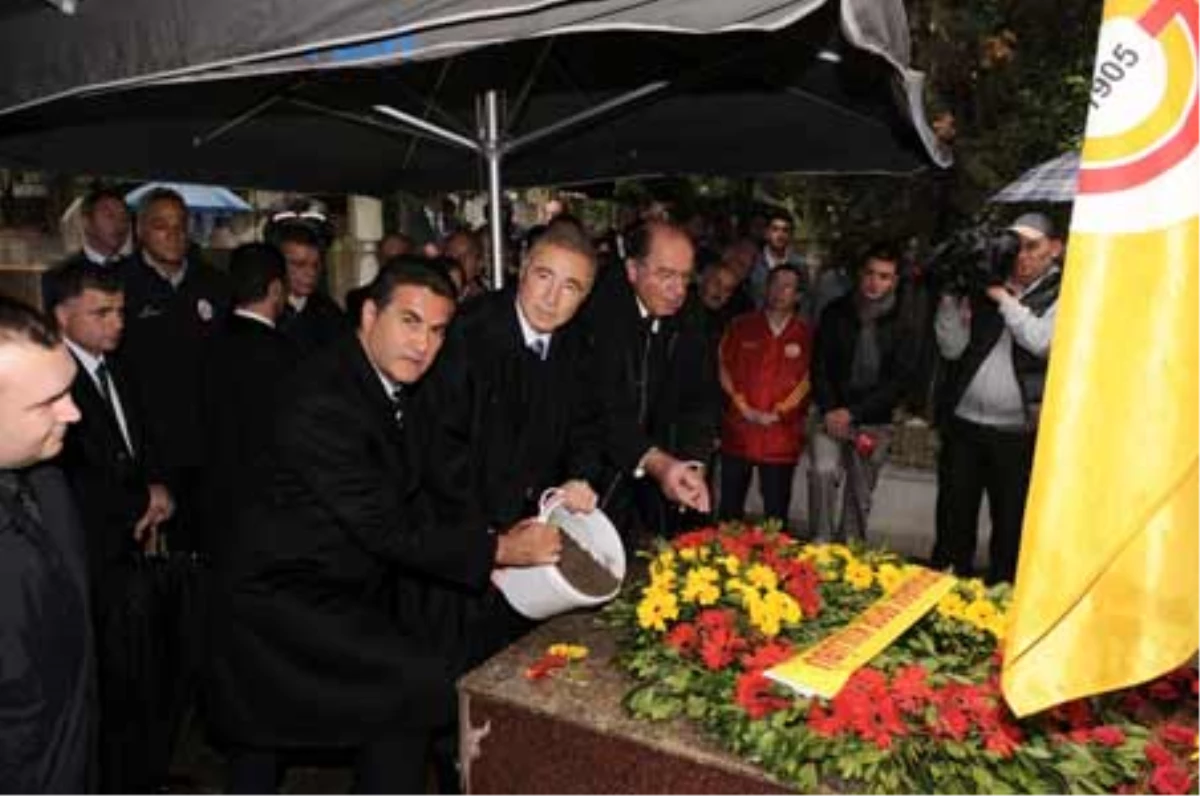 Ali Sami Yen Mezarı Aşında Anıldı