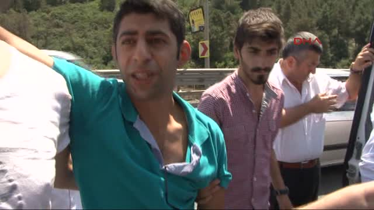 Ümraniye\'de Halk Otobüsü Kaza Yaptı