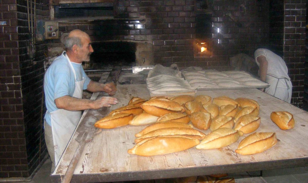 Yoksullar İçin 5 Yılda 108 Bin Ekmek Dağıttılar