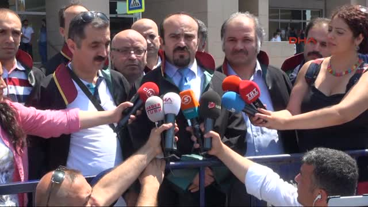Avukatlar Adliye Önünde Açıklama Yaptı