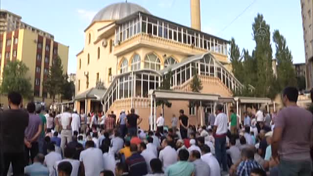 Azerbaycan\'da bayram namazı -