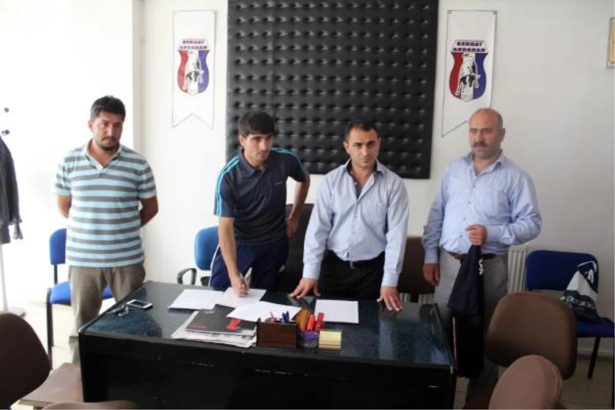 Azerbeycan Süper Liginden Serhat Ardahanspor\'a 2 Transfer