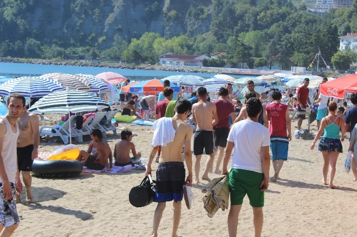 Bartın\'da Plajlar Bayramda Doldu Taştı