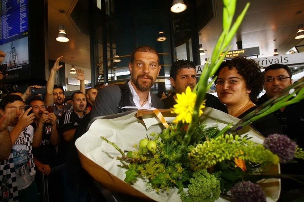 Beşiktaş Hollanda\'da Çiçeklerle Karşılandı