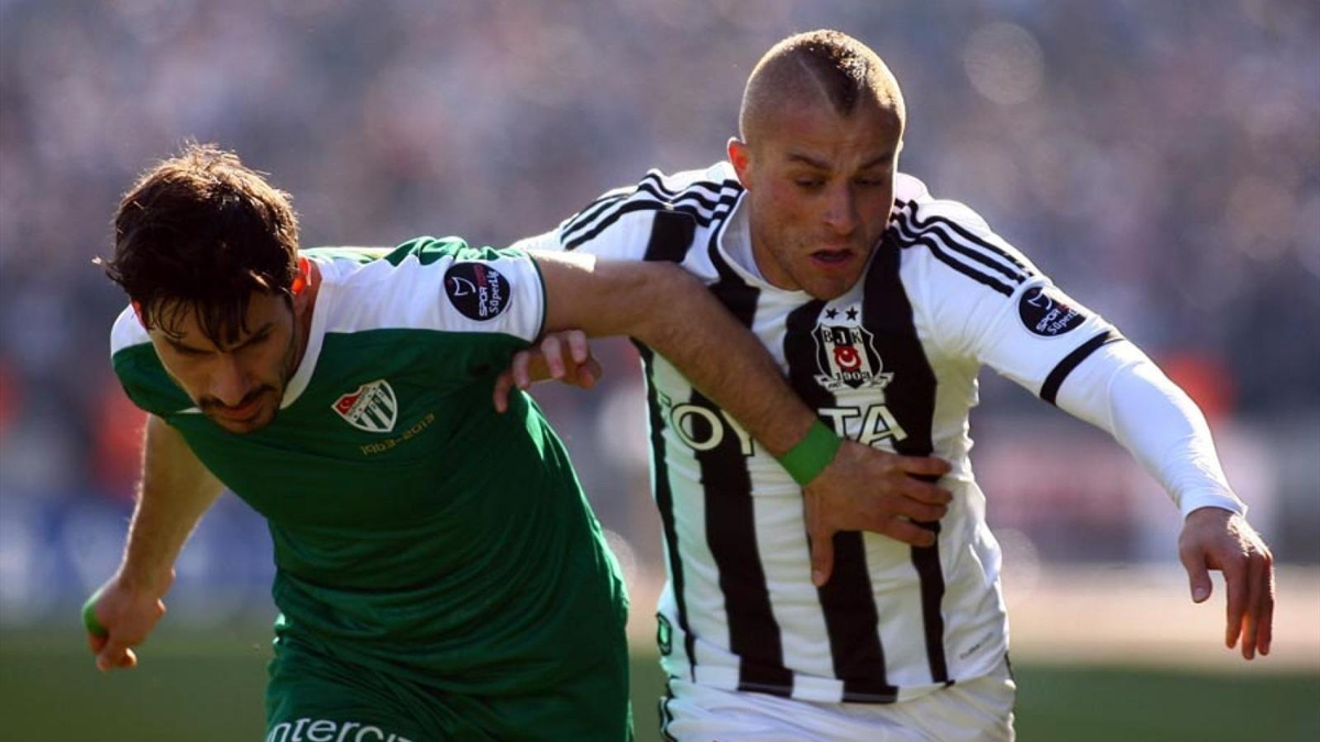 Bursaspor, Şener Özbayraklı İçin Gelen Teklifleri Reddetti