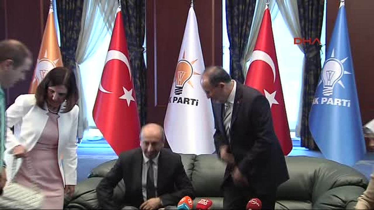 CHP Heyeti, AK Parti\'ye Bayramlaşma Ziyaretinde Bulundu