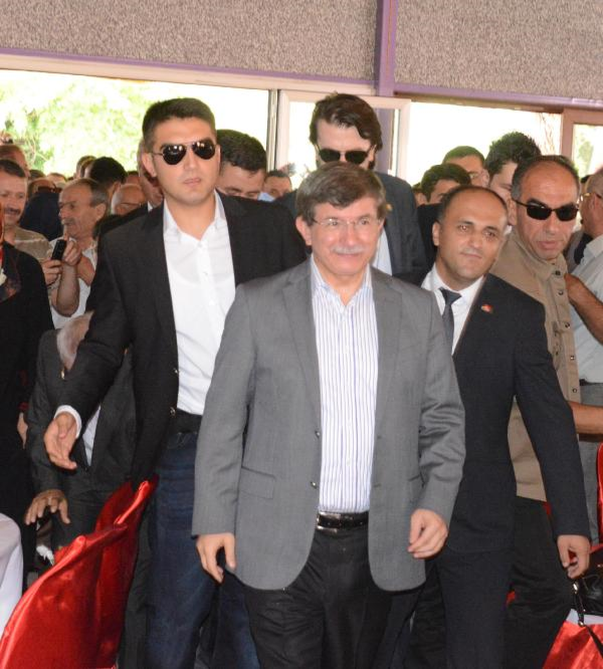 Ahmet Davutoğlu: İhsanoğlu, Türkmeneli Bölgesinin Adlarını Bile Bilmez