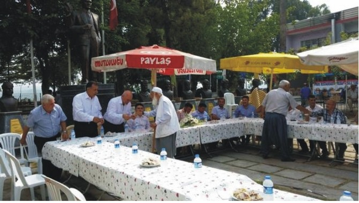 Karaisalı\'da Bayramlaşma