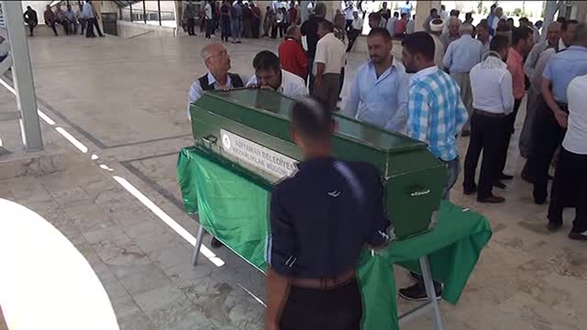 Adıyaman\'da Kavgada Ölen Keman Sanatçısı, Toprağa Verildi