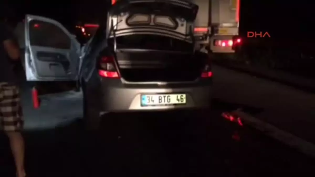 Düzce'de Otomobil Tıra Çarptı: 1 Ölü