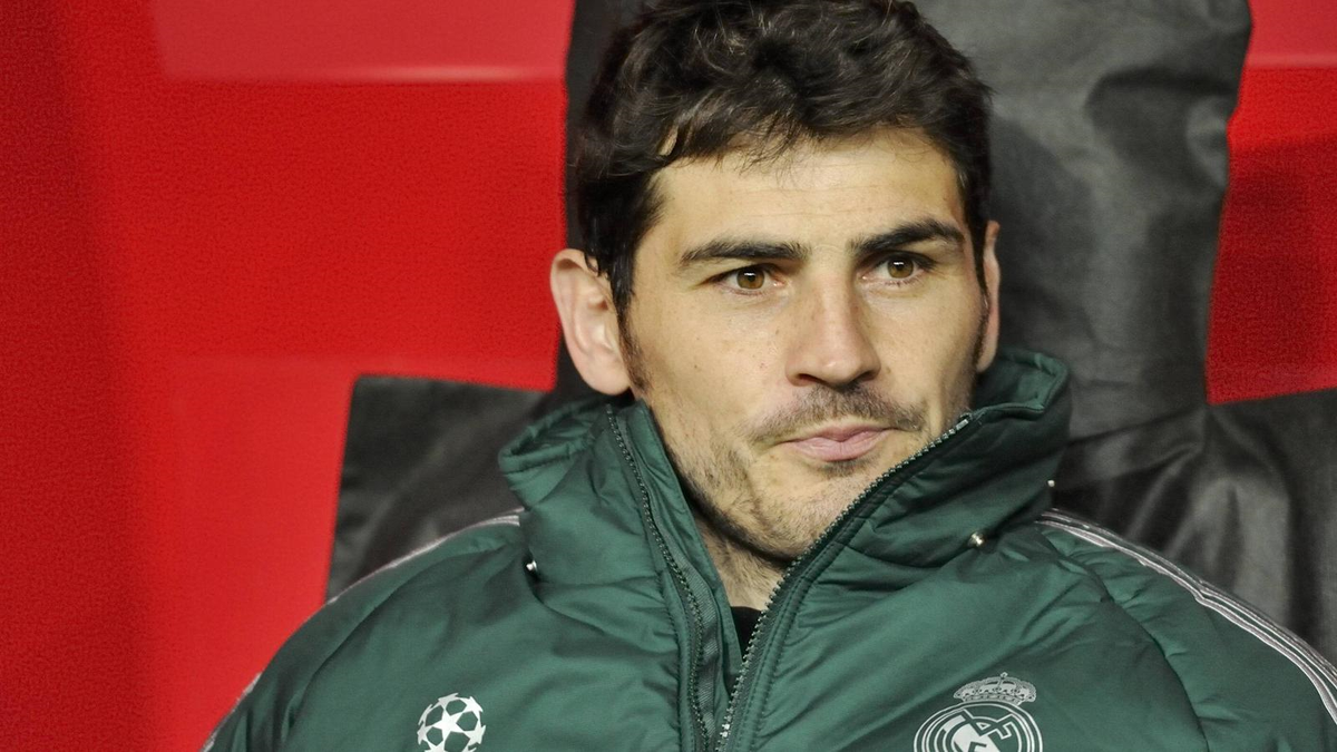 Real Madrid\'in Kaptanı Iker Casillas\'ın Adı Arsenal ile Anılıyor