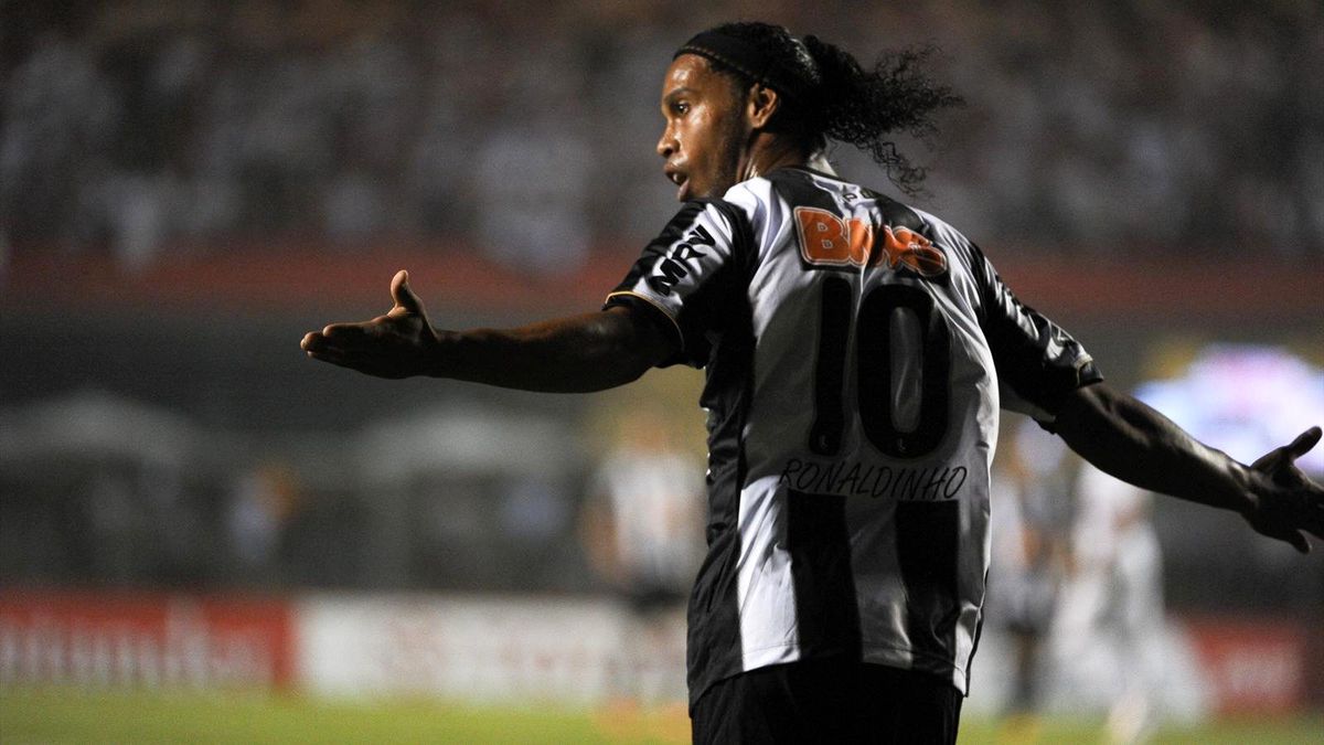 Ronaldinho\'nun Menajeri Assis Brezilyalı Futbolcunun Transferi Hakkında Konuştu