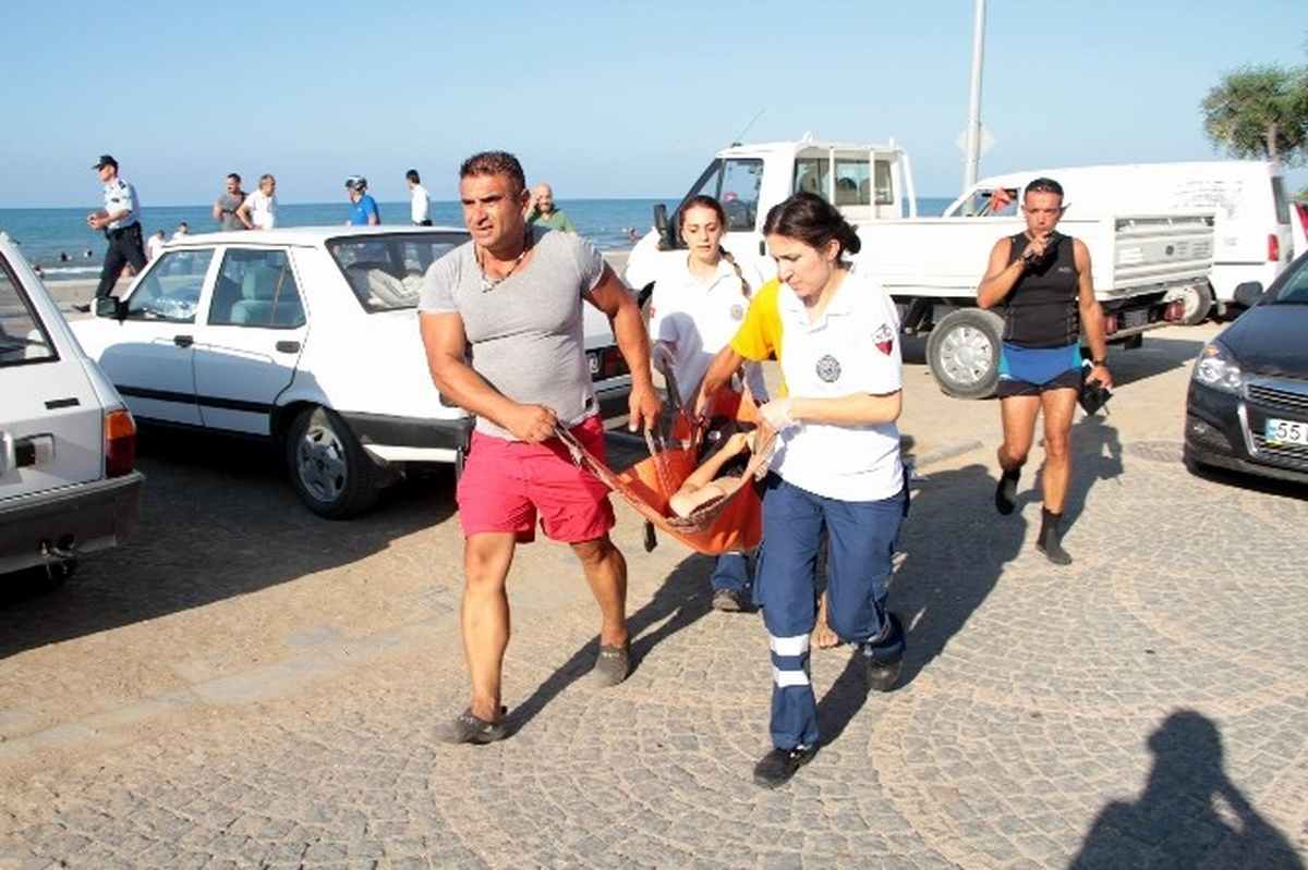 Samsun\'da 6 Kişi Boğulma Tehlikesi Geçirdi