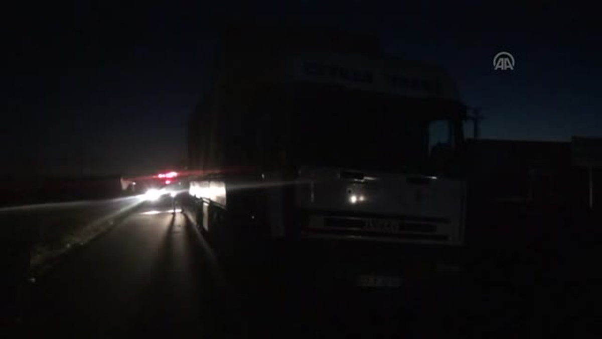 Şanlıurfa\'da otomobille tır çarpıştı: 1 ölü, 5 yaralı