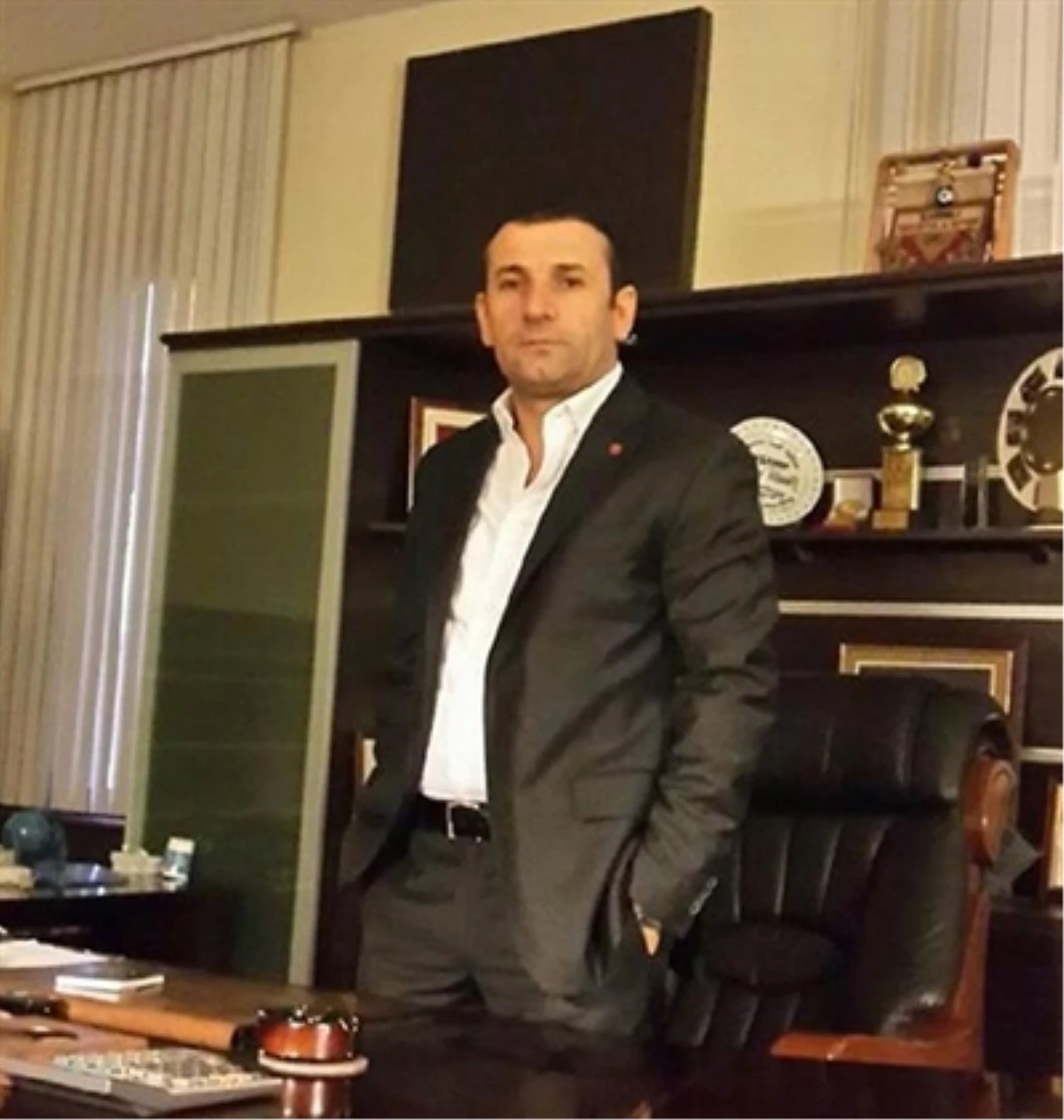 Yeni Diyarbakırspor Kulüp Başkanı Feyzi İlhanlı\'dan Yardım