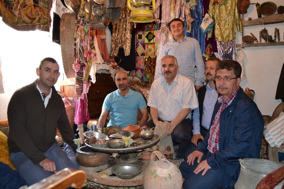 14 Yaşında Müze Kurdu