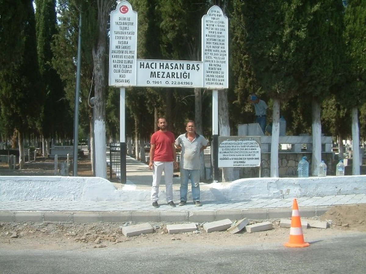 Burhaniye\'nin Bakım Yapılan Mezarlığı Teşekkür Topladı