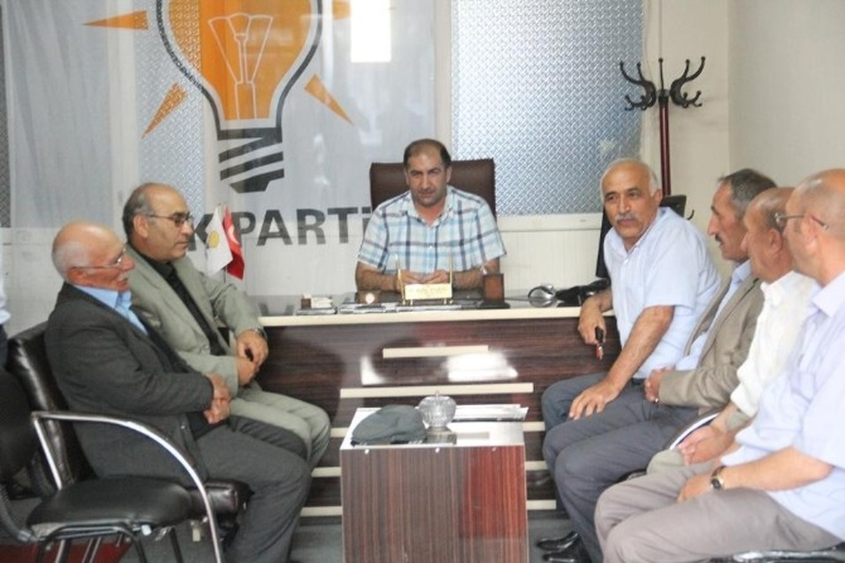 Çıldır Azizoğlu\'nu Kucakladı.