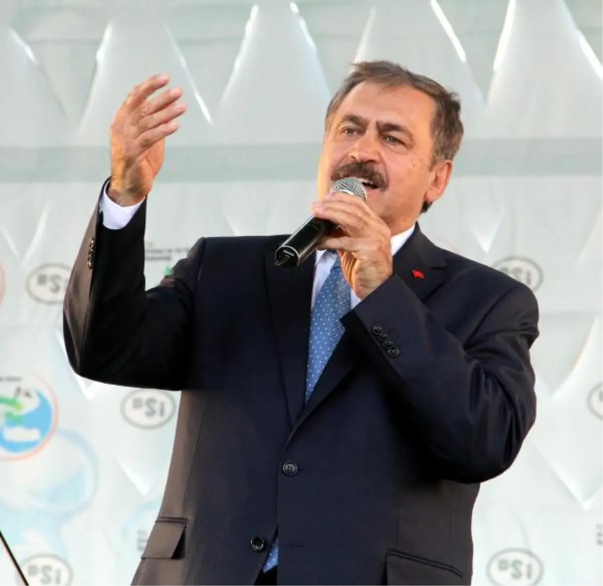 Eroğlu: "Türkiye\'nin bu coğrafyada ayakta kalması için daha çok çalışması gerekiyor" -