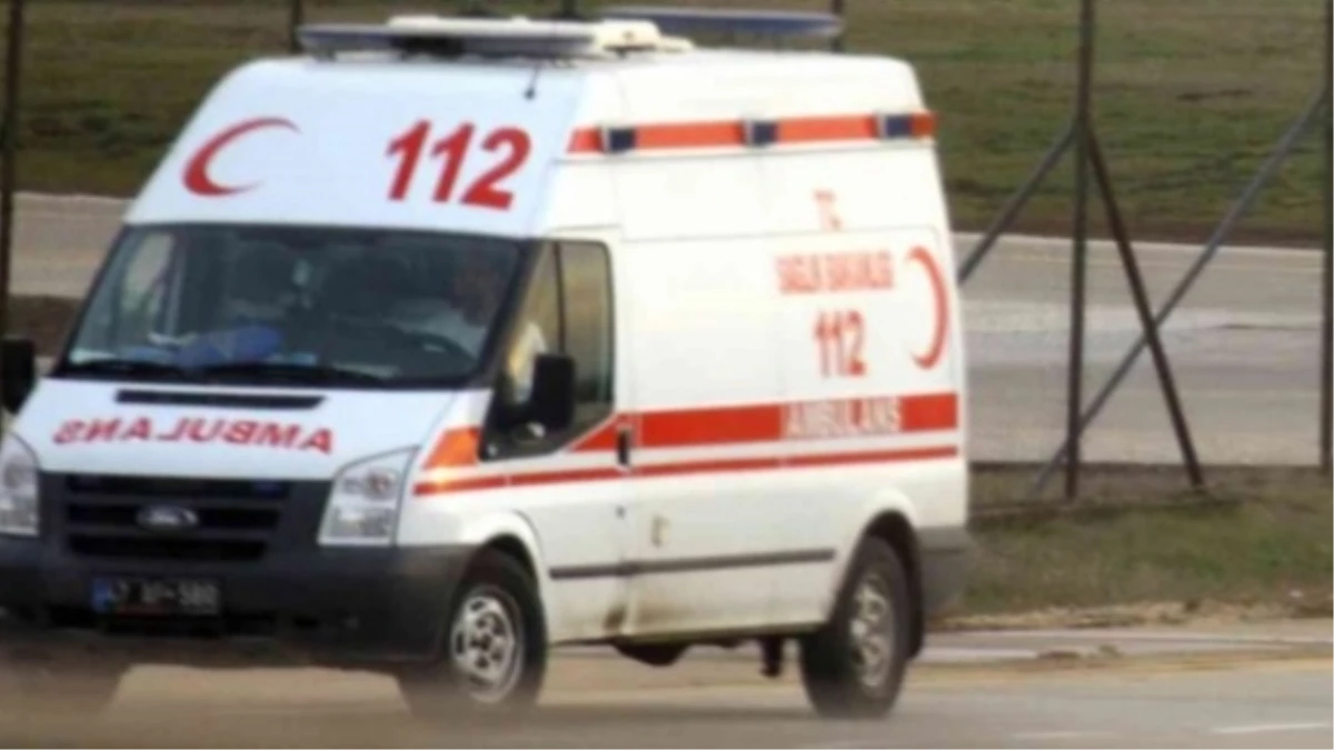Kahramanmaraş\'ta İki Otomobil Çarpıştı: 4 Yaralı