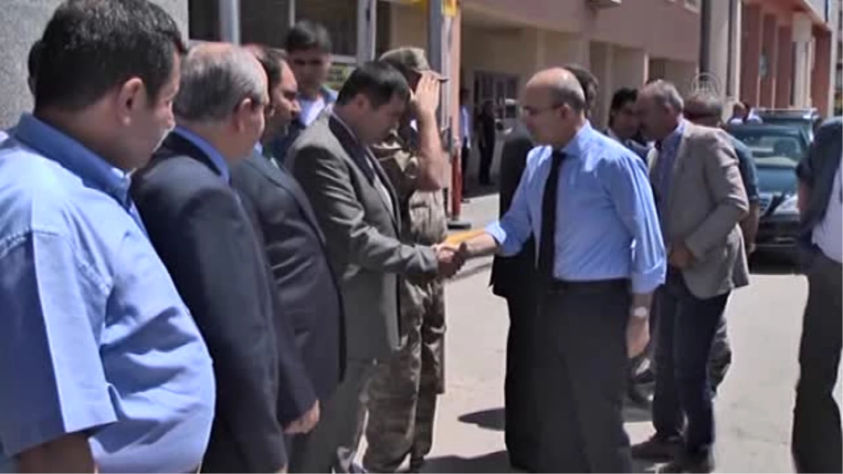 Maliye Bakanı Şimşek\'in hastane ve asker ziyareti -