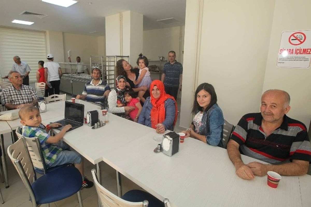 Onkoloji Konukevi\'nde Bayram Eğlencesi