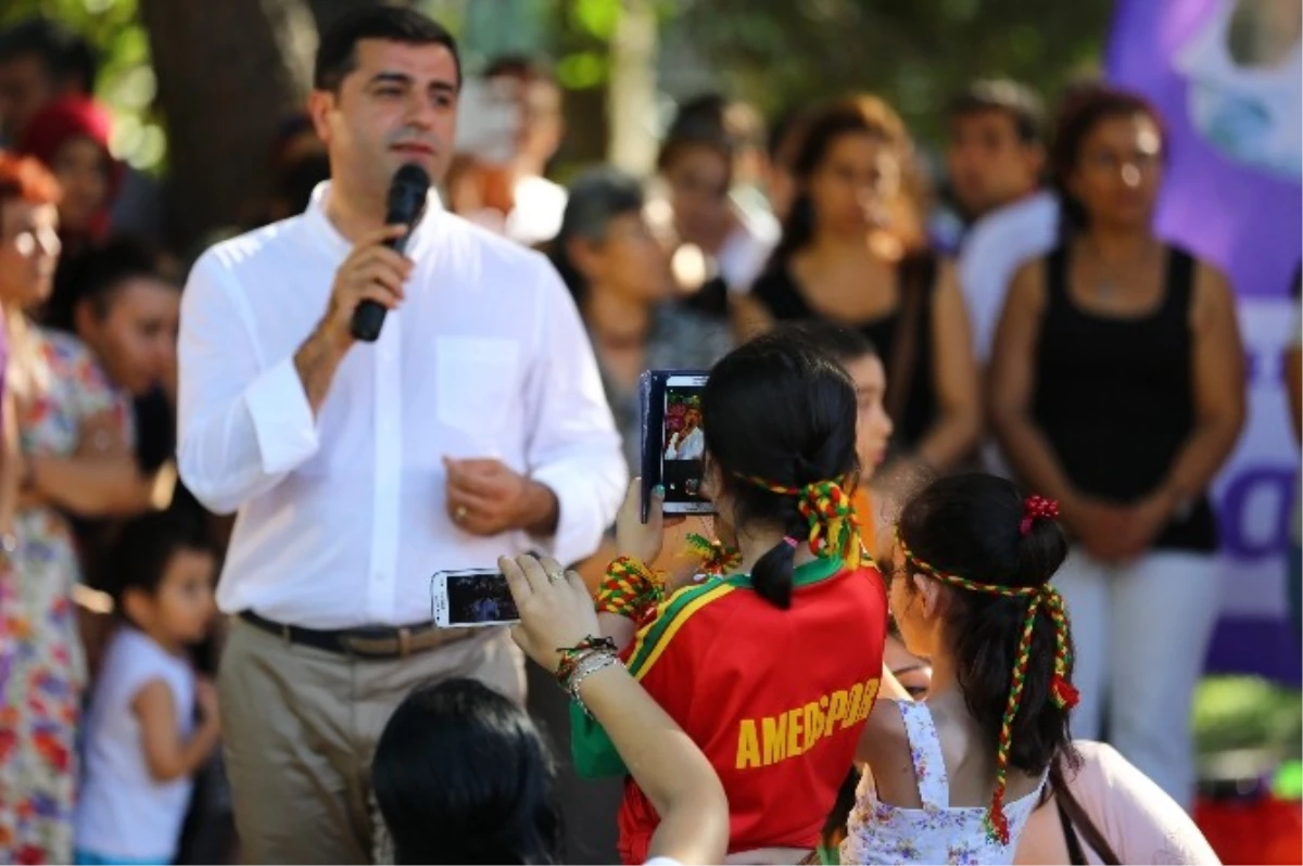 Selahattin Demirtaş Kadın Buluşması\'na Katıldı (2)