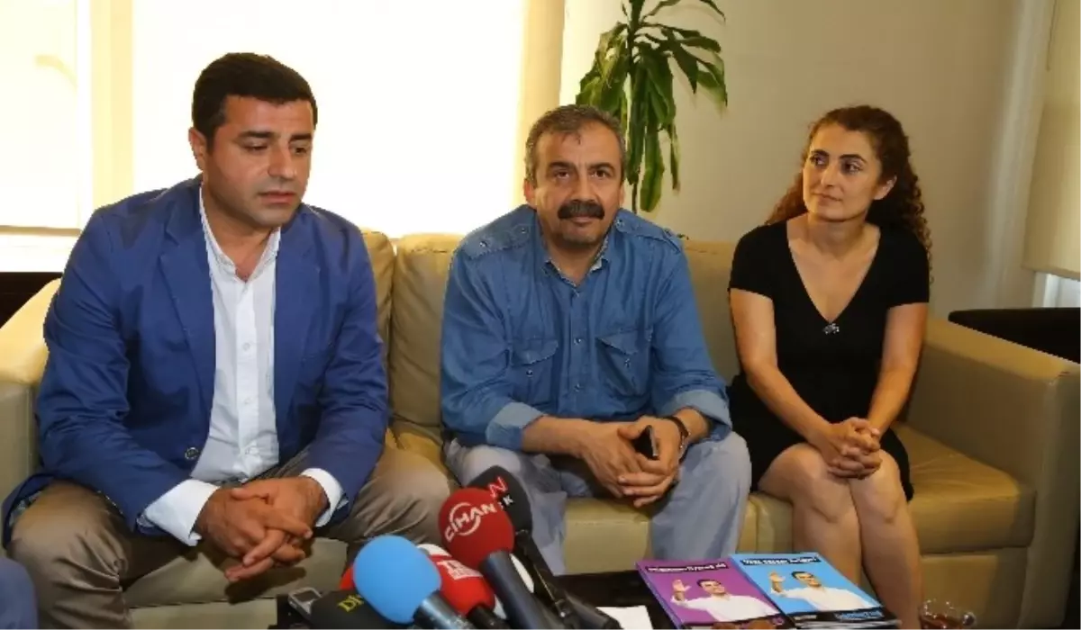 Selahattin Demirtaş, Kadın Buluşmasına Katıldı