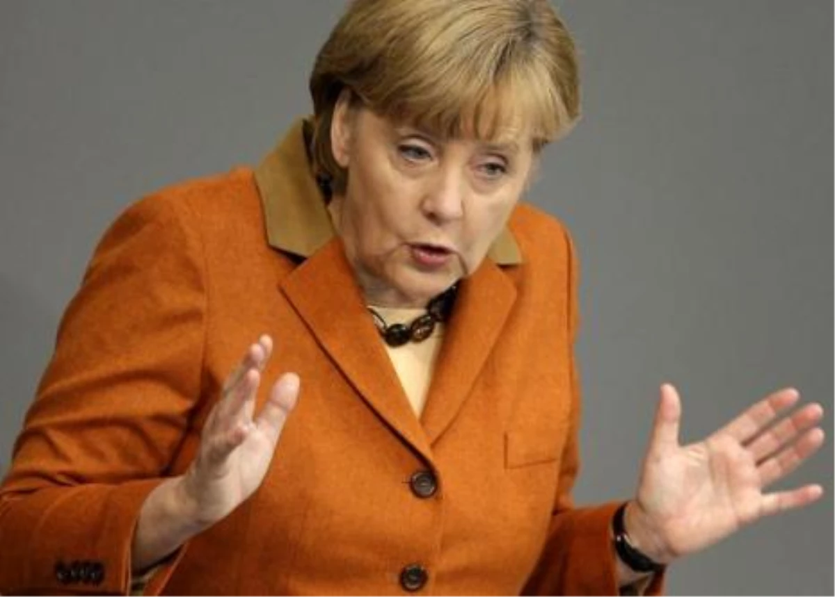 Merkel\'e Destek Rekor Düzeyde