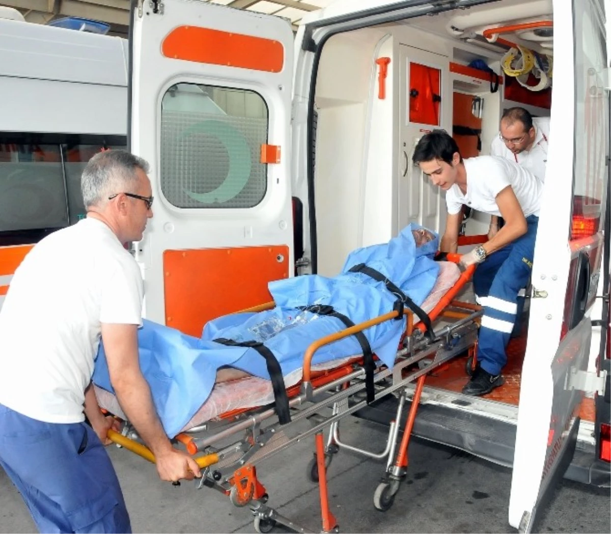 Bursa\'da Boyahanedeki 34 Kiloluk Lpg Tüpü Patladı: 1 Yaralı