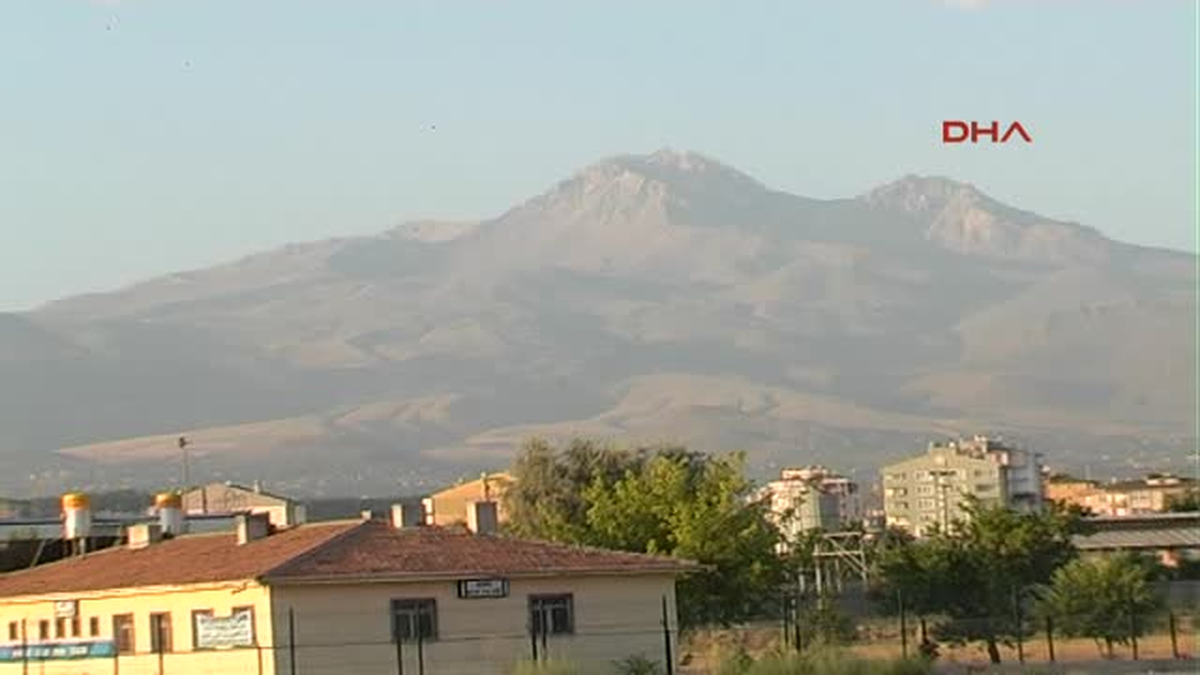 Erciyes Dağının Karı Eridi