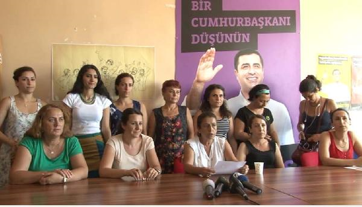 Hdp\'li Alevi Kadınlar"Dan İstanbul\'daki Olaylara Tepki
