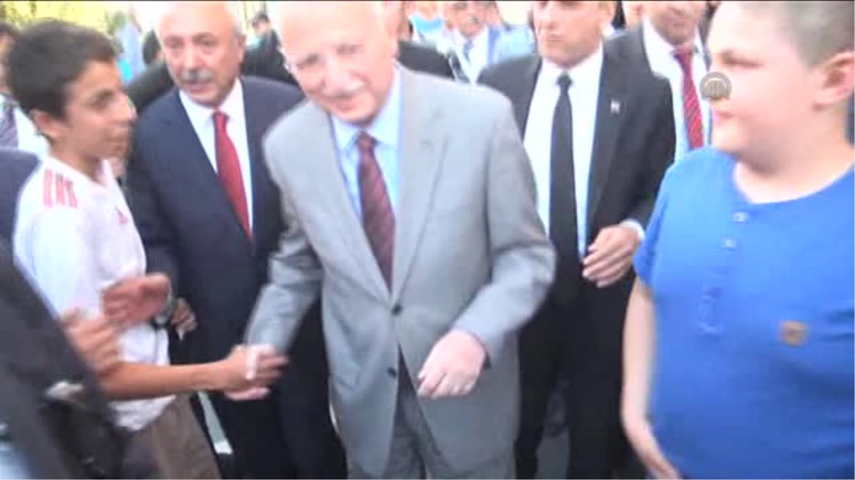 İhsanoğlu, esnaf ziyaretlerinde bulundu -