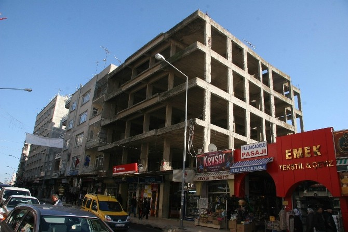 Kilis\'te Ucube Gibi Duran Binanın Kaldırılması İsteniyor