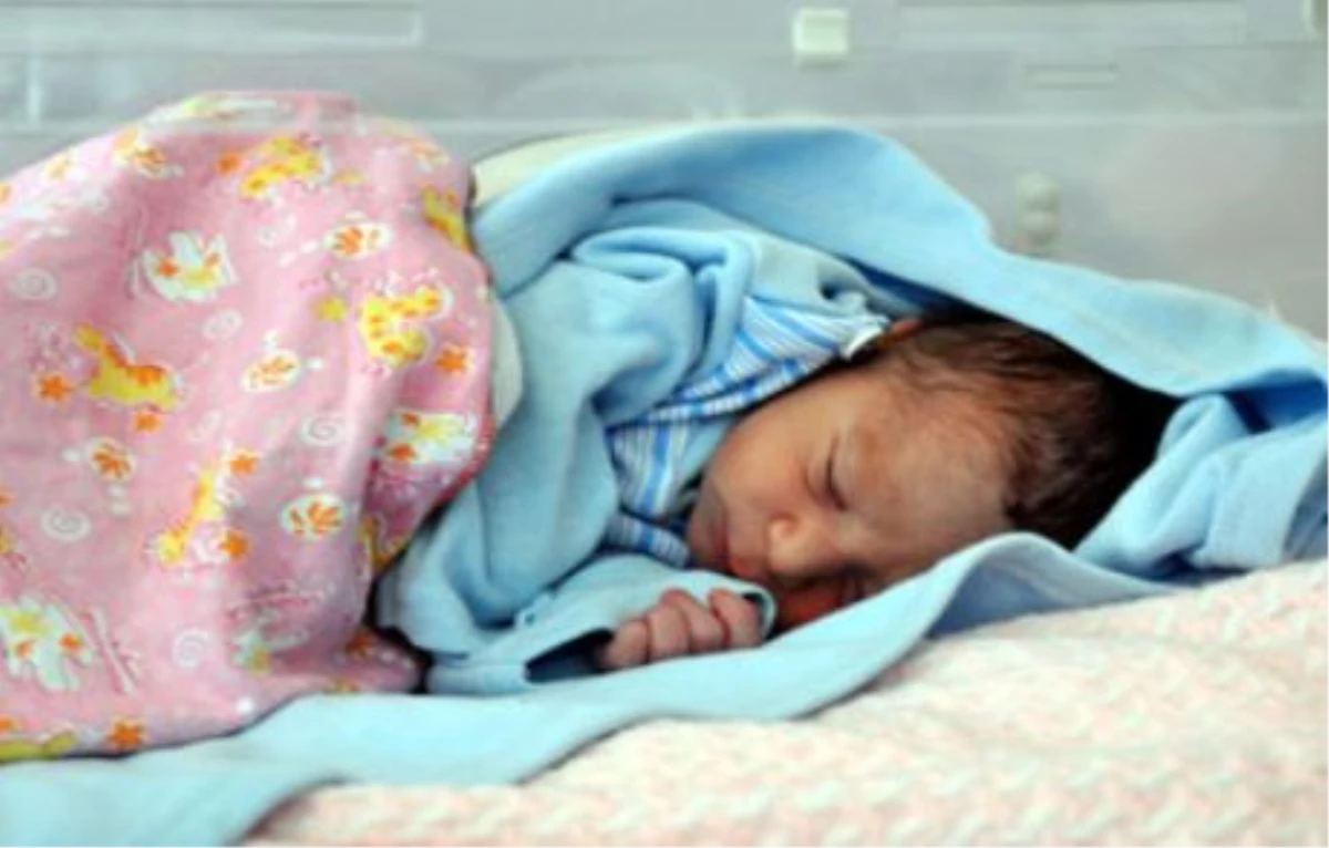 Saldırıların Ortasında Doğan Gazzeli Bebekler