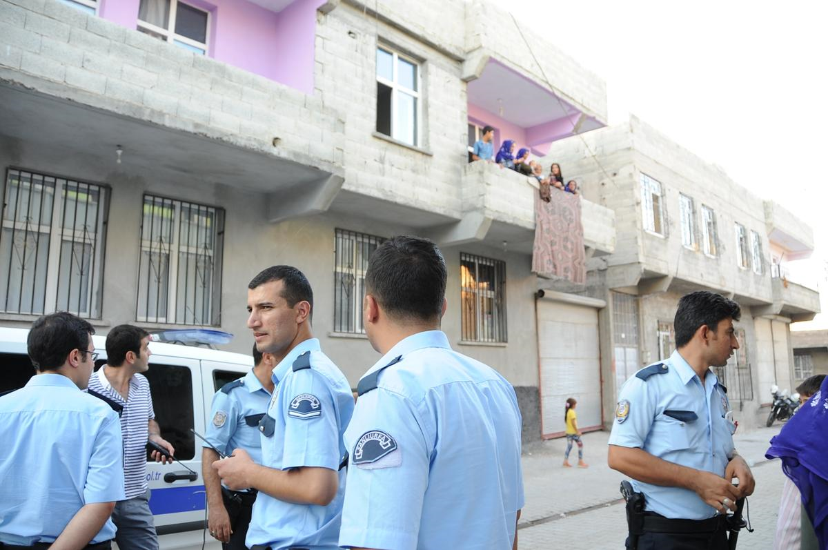 Şanlıurfa\'da Komşuların "Çöp" Kavgası: 4 Yaralı