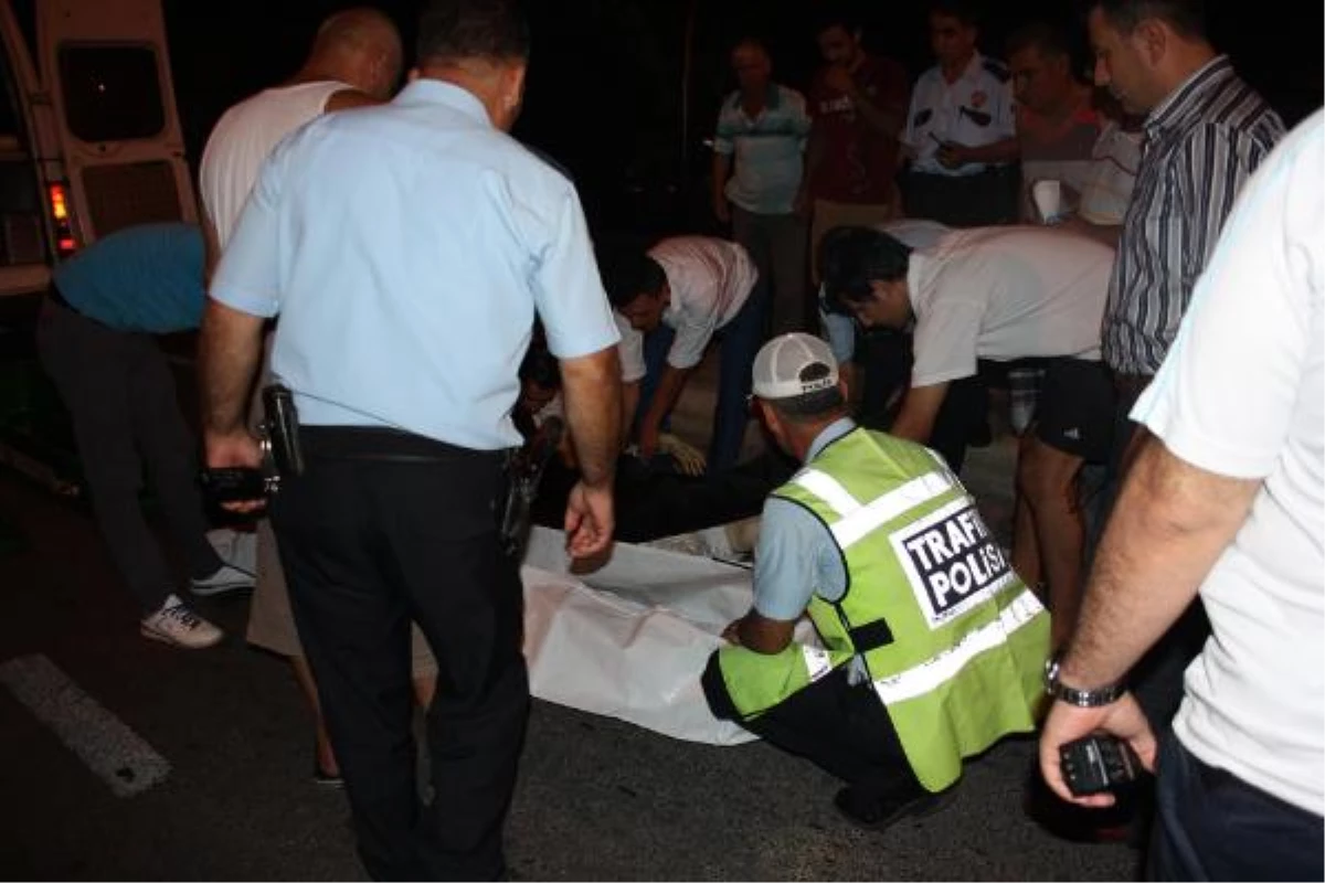 Tarsus\'ta Otomobilin Çarptığı Yaşlı Kadın Öldü