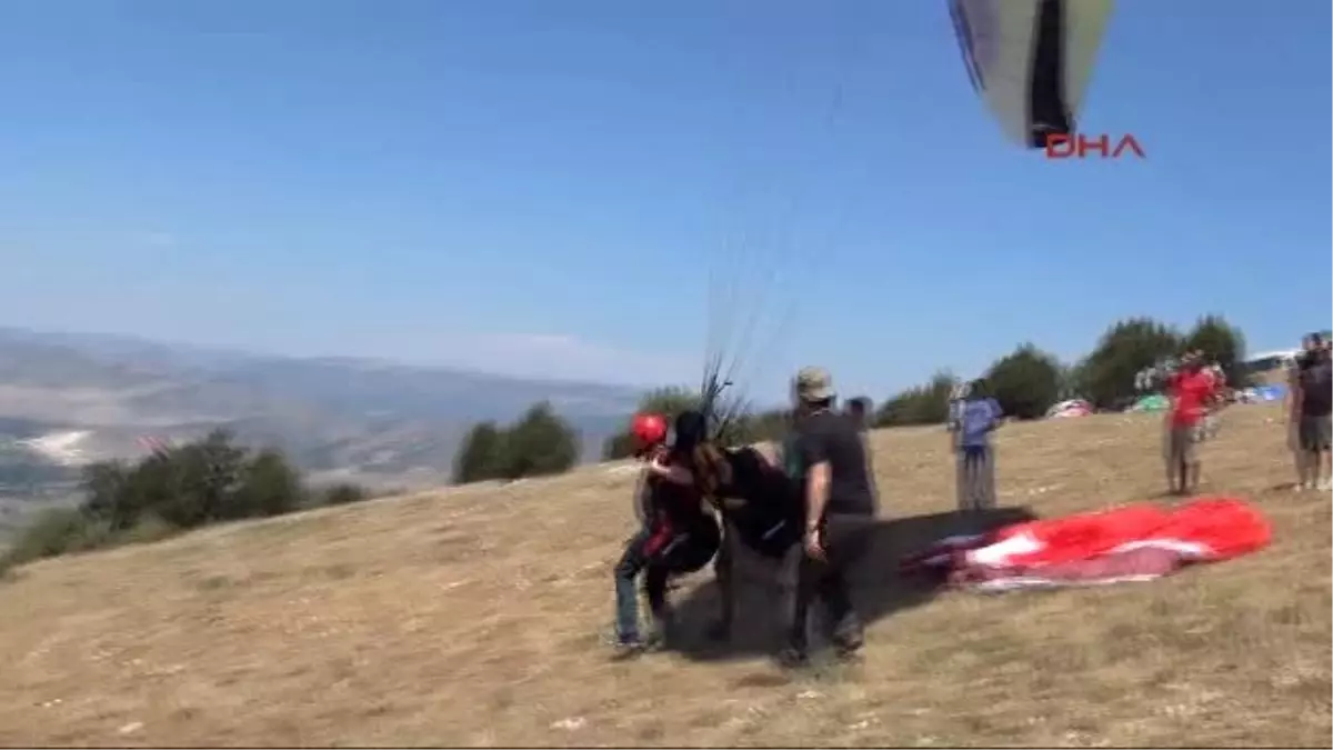 Tokat Valisi Cevdet Can Yamaç Paraşütü İle Yere Çakıldı