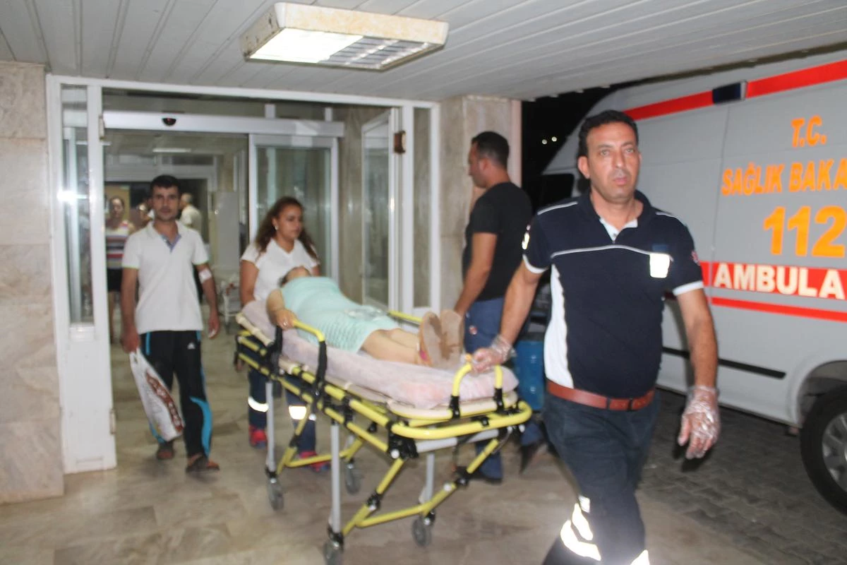Adana\'da Trafik Kazası: 2 Yaralı